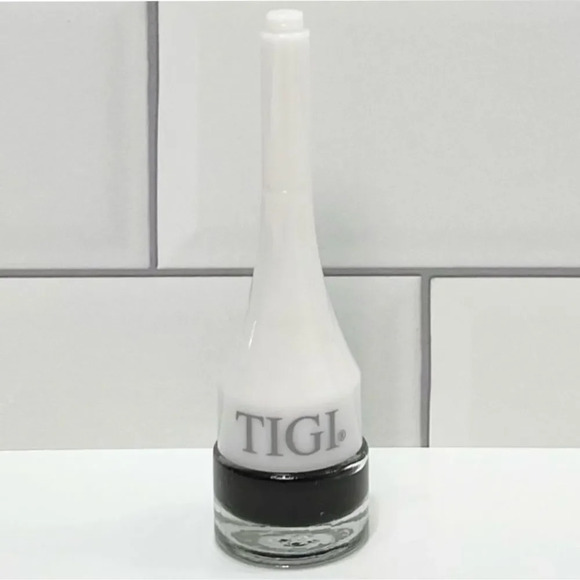 TIGI Cosmetics Graphite Creme Eyeliner - Picture 1 of 1